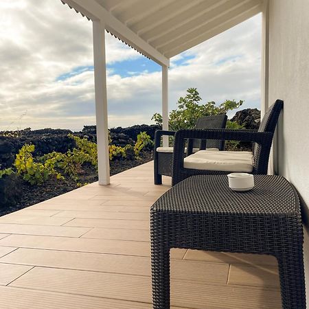 Insula Vinus Apartments Мадалена Екстериор снимка